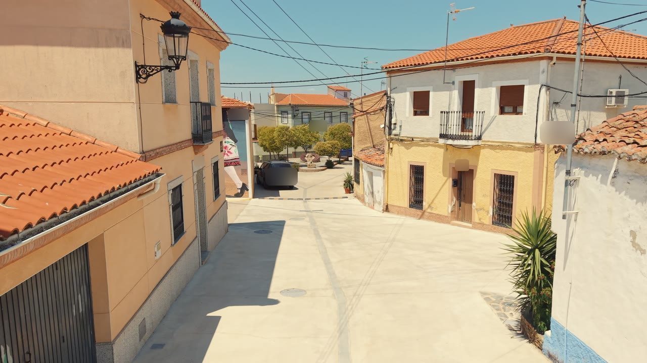 Calle con la pavimentación terminada tras una obra civil